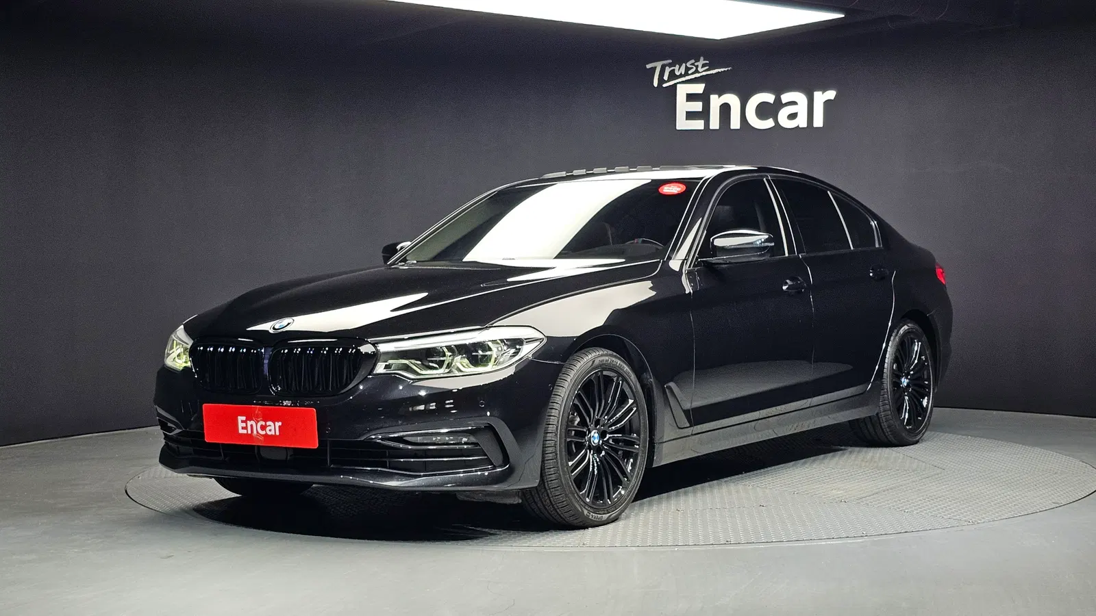 BMW Série 5 (G30) 520d xDrive Luxury Plus 2019 — photo 1 sur 20