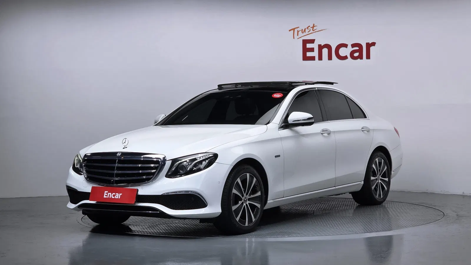 Mercedes-Benz Classe E E300e Exclusive (W213) 2019 — photo 1 sur 26