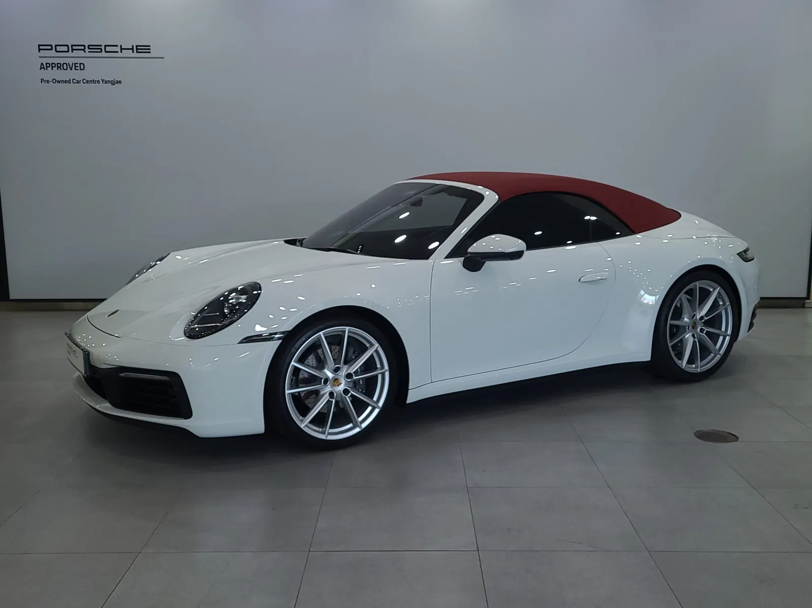 Porsche 911 (992) Carrera 4 Cabriolet 2024 — photo 1 sur 26