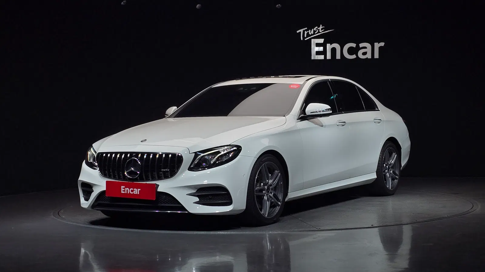 Mercedes-Benz Classe E AMG Line · E300 (W213) 2018 — photo 1 sur 20