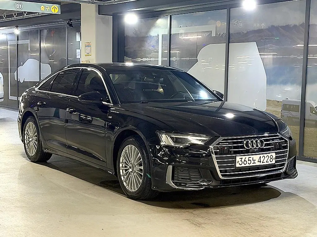 Audi A6 (C8) 45 TFSI Quattro Premium 2020 — photo 1 sur 26