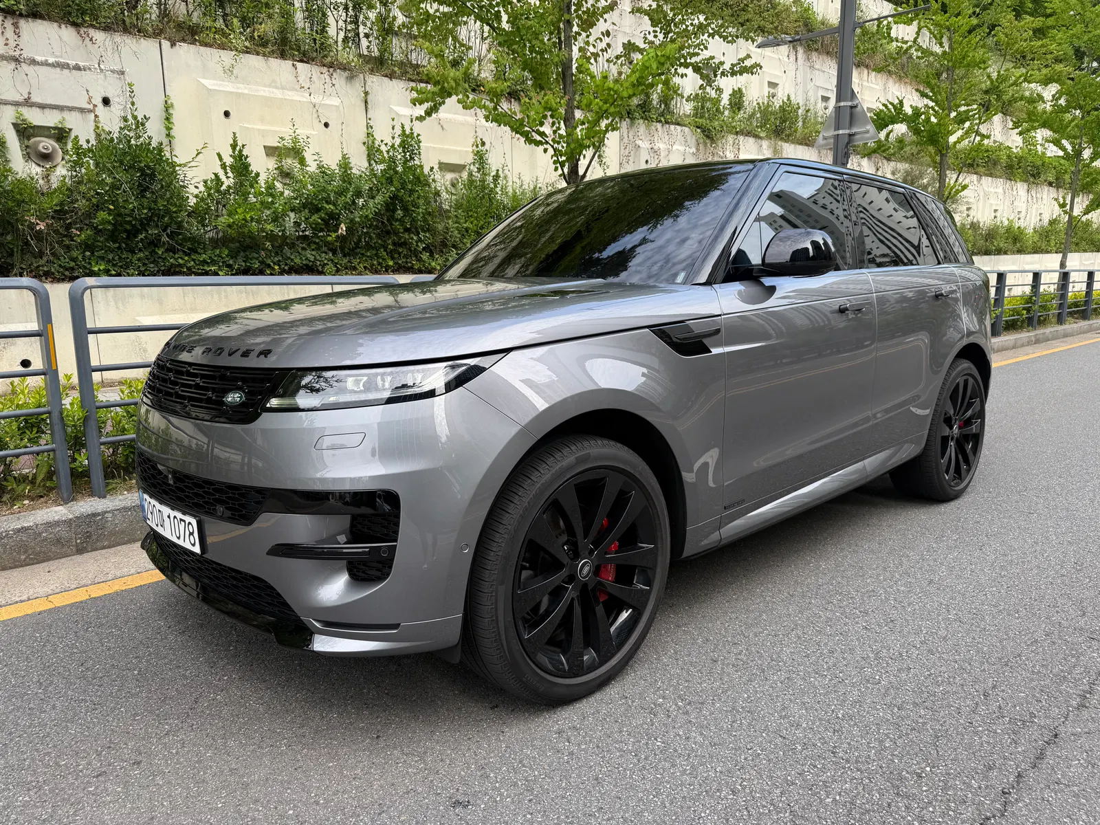Land Rover Range Rover Sport 3e génération P400 AB 2025 — photo 1 sur 21