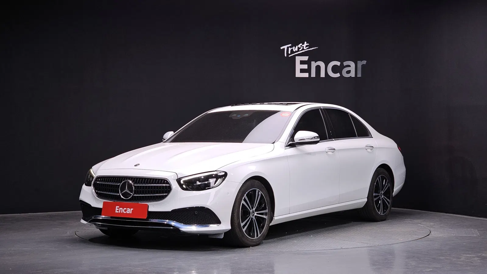 Mercedes-Benz Classe E E250 Avantgarde (W213) 2021 — photo 1 sur 34