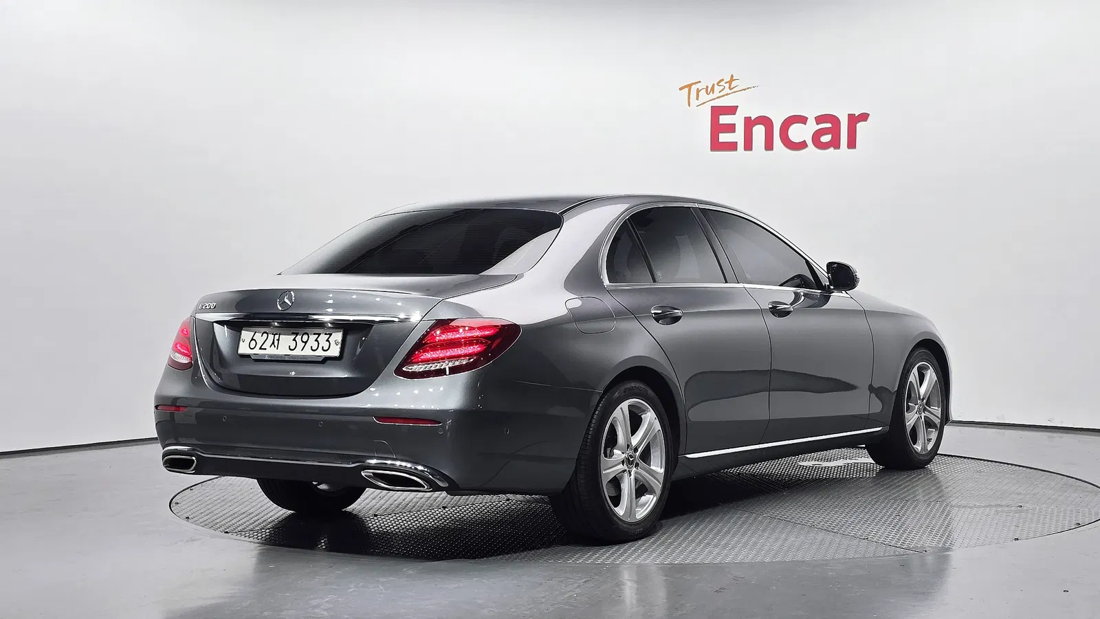 Mercedes-Benz Classe E E200 Avantgarde (W213) 2017 — photo 1 sur 31