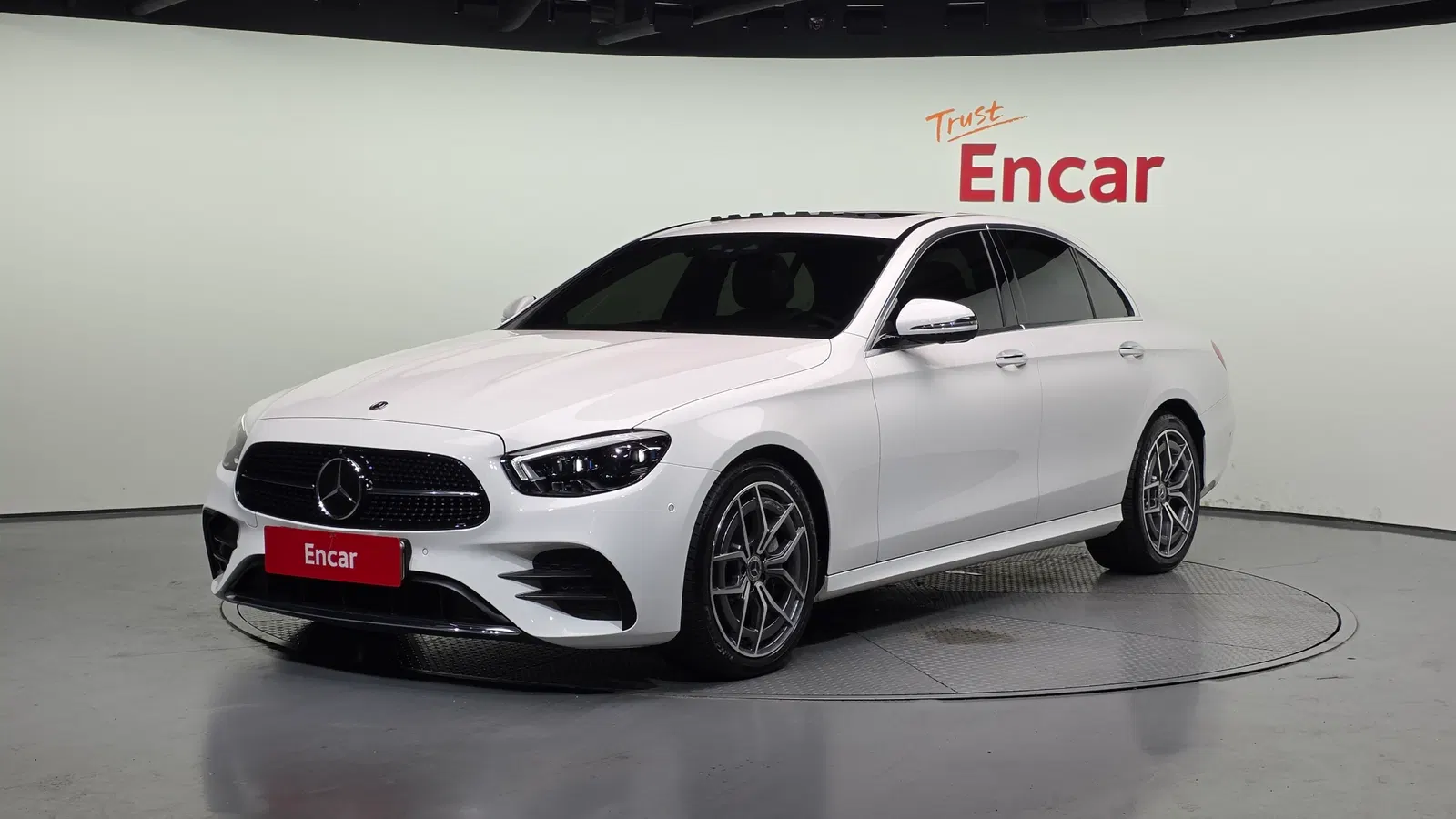 Mercedes-Benz Classe E AMG Line · E220d 4MATIC (W213) 2021 — photo 1 sur 20