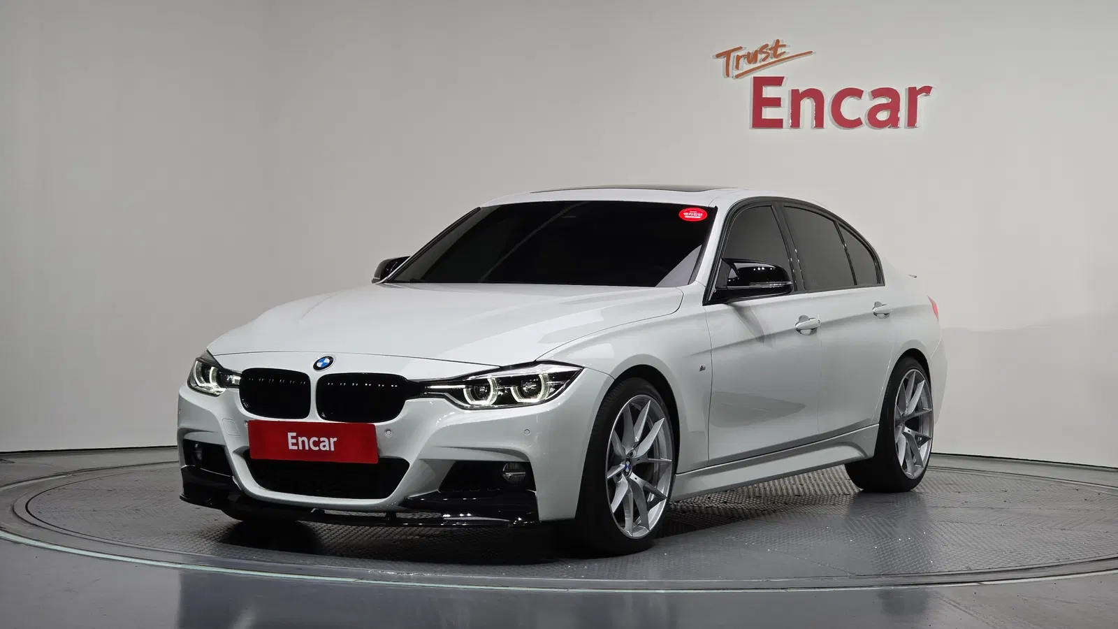 BMW Série 3 (F30) 330i M Sport 2017 — photo 1 sur 30