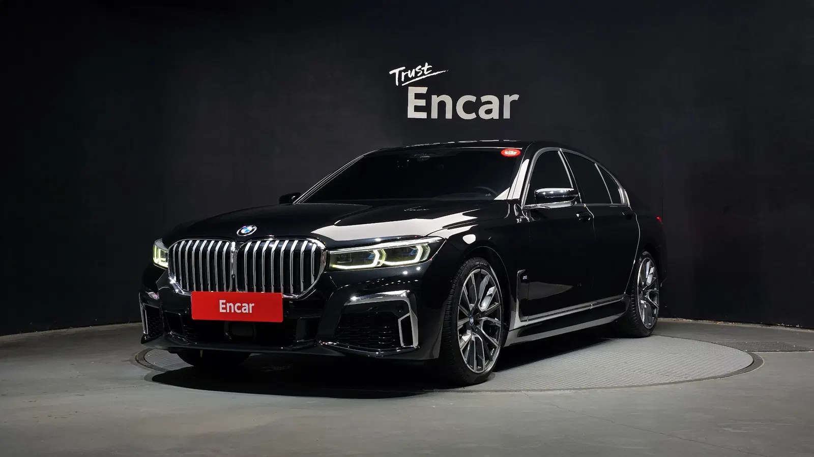 BMW Série 7 (G11) 730d xDrive M Sport 2021 — photo 1 sur 36