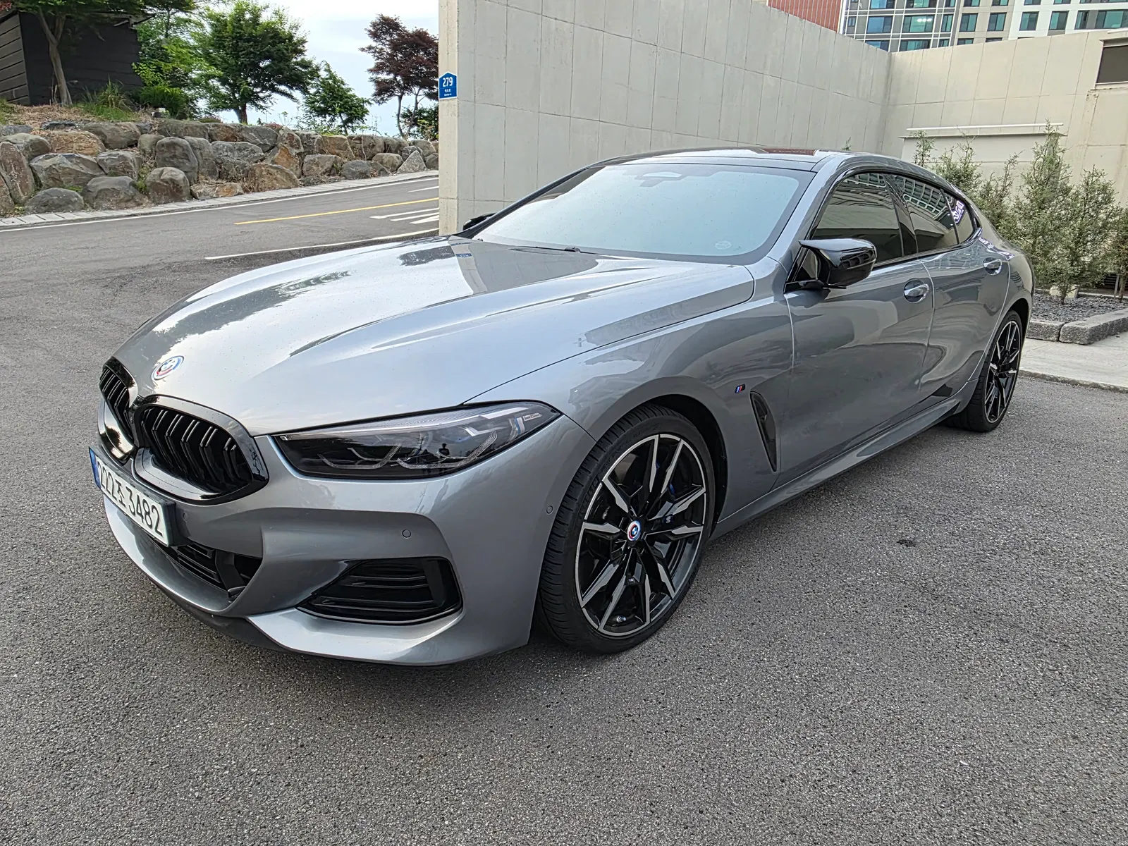 BMW Série 8 (G15) M850i xDrive GranCoupé 2023 — photo 1 sur 19