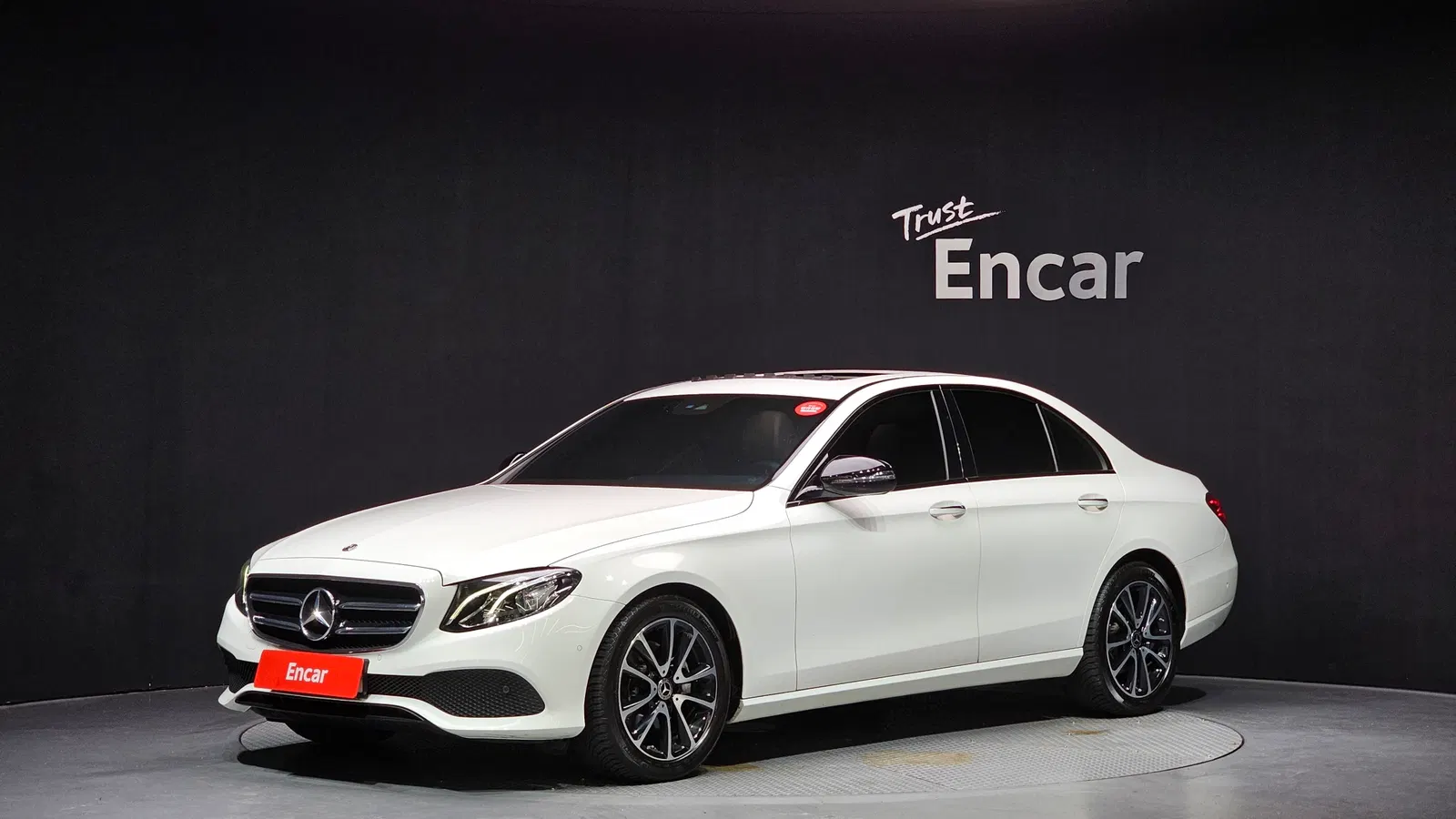 Mercedes-Benz Classe E E250 Avantgarde (W213) 2020 — photo 1 sur 20