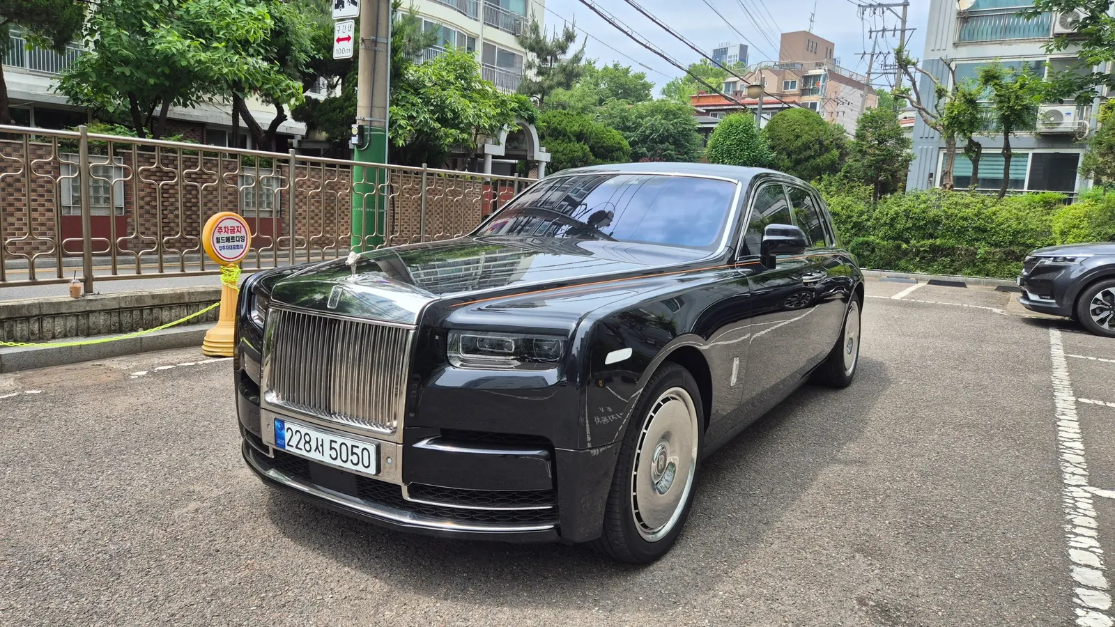 Rolls-Royce Phantom 6.7 V12 2023 — photo 1 sur 26