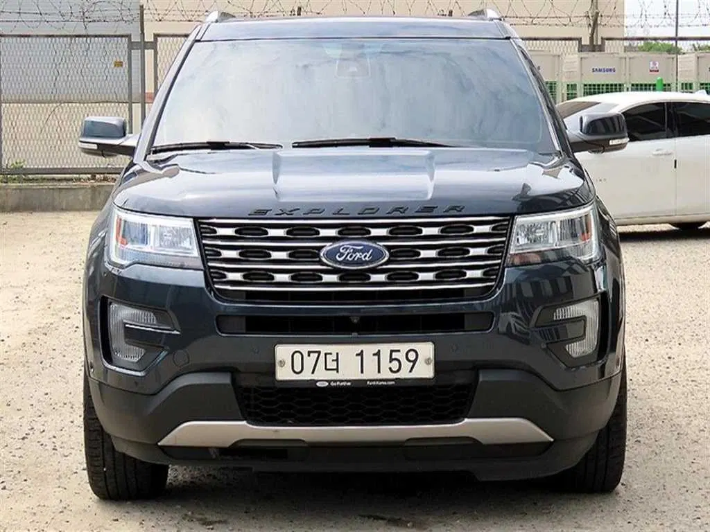 Ford Explorer 2.3 Limited 4WD 2017 — photo 1 sur 26