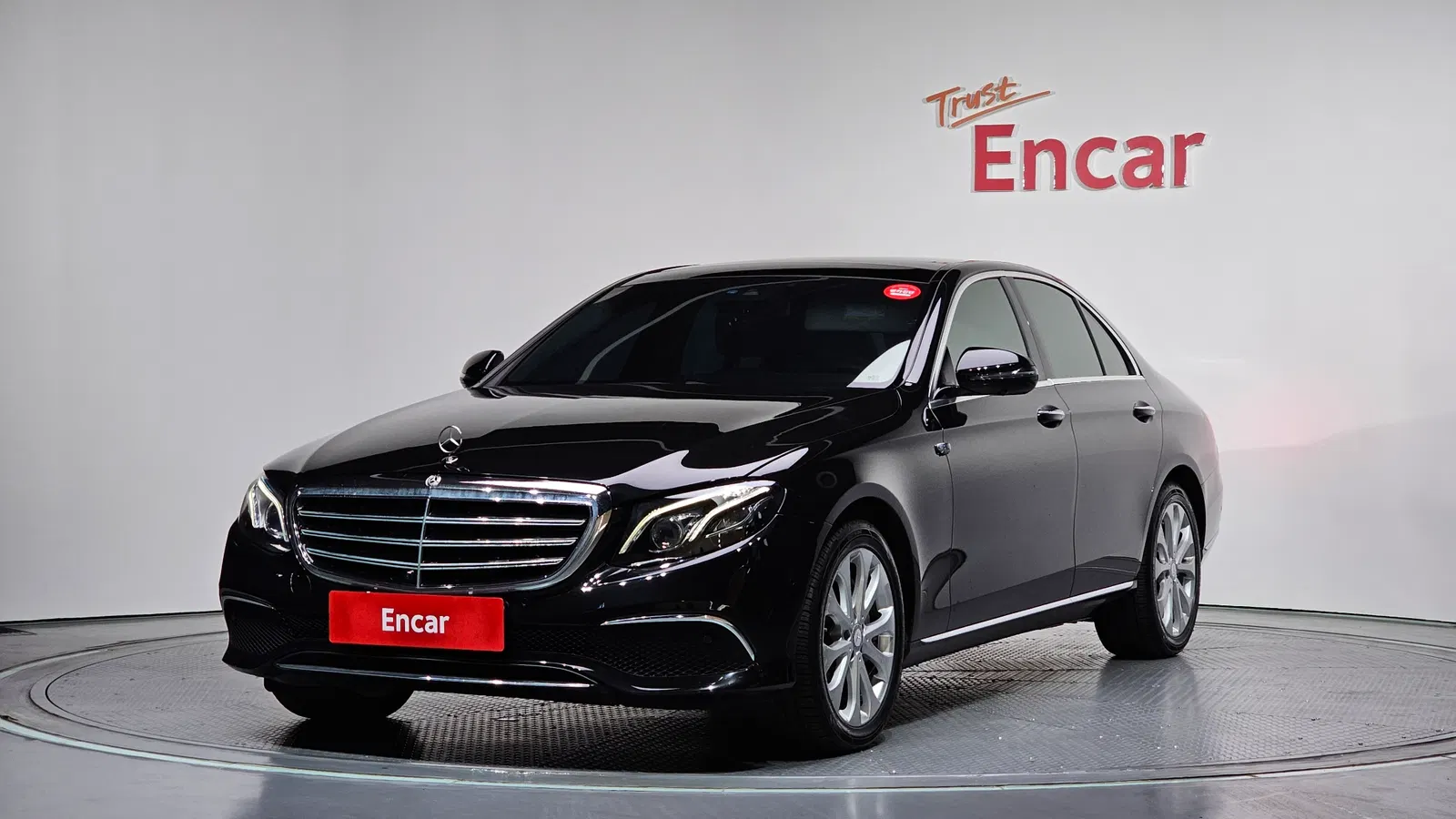 Mercedes-Benz Classe E E300 Exclusive (W213) 2017 — photo 1 sur 20