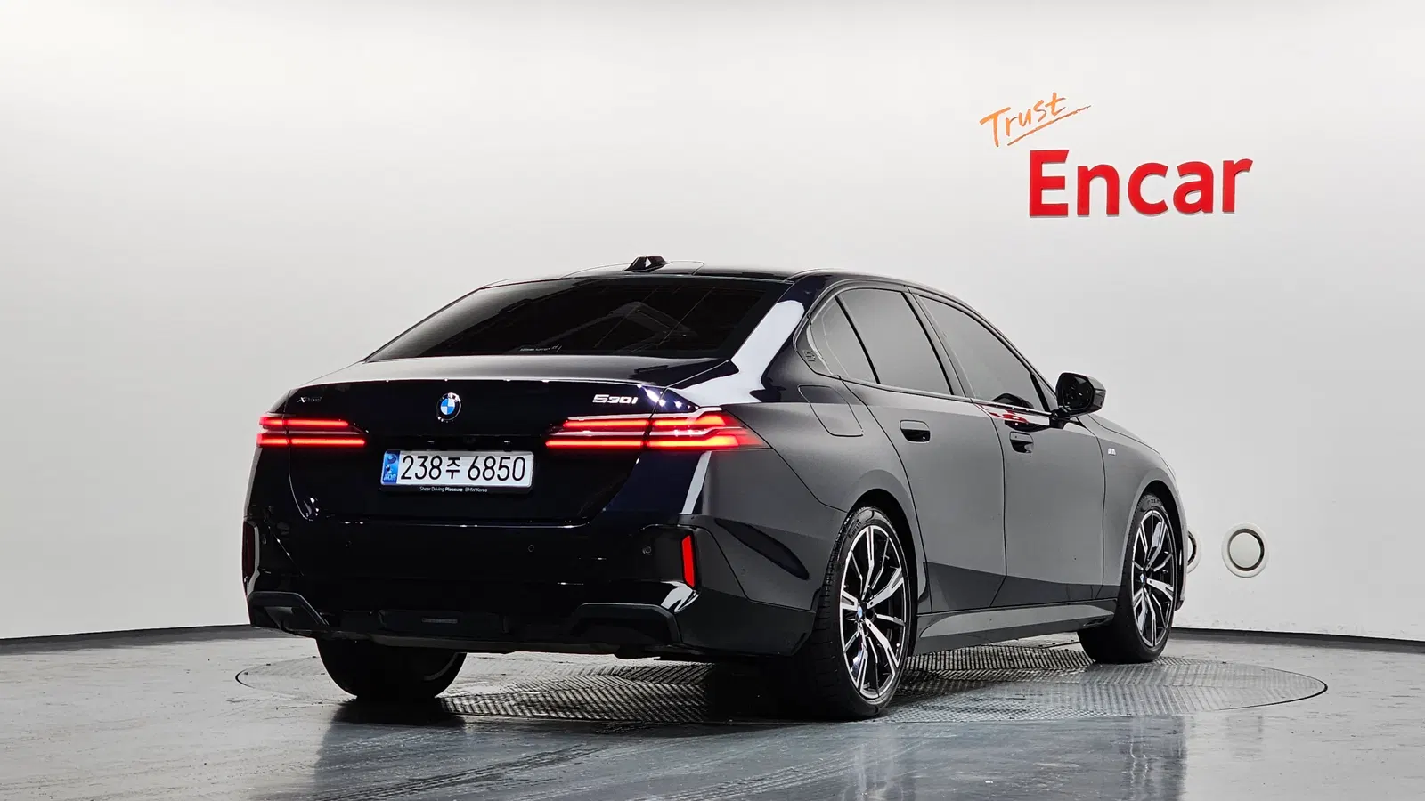 BMW Série 5 (G60) 530i xDrive M Sport 2025 — photo 1 sur 50