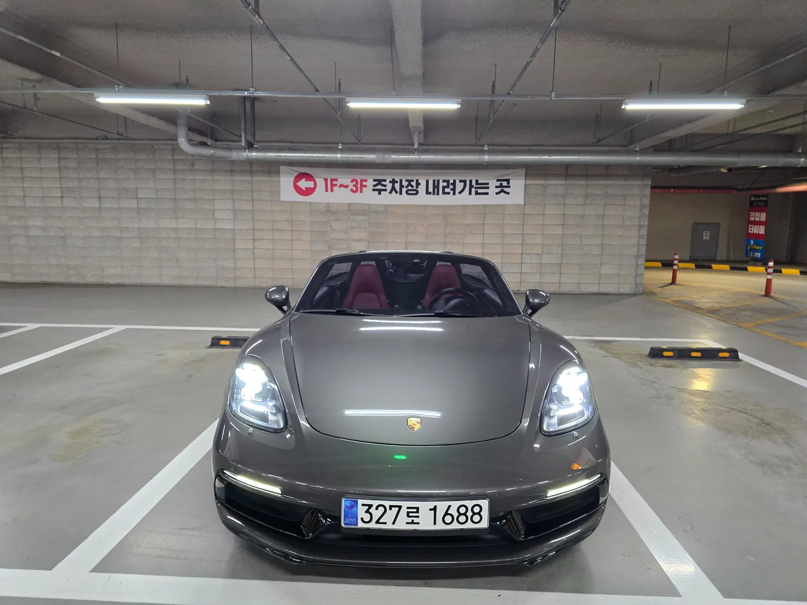 Porsche 718 Boxster 2.0 2018 — photo 1 sur 26
