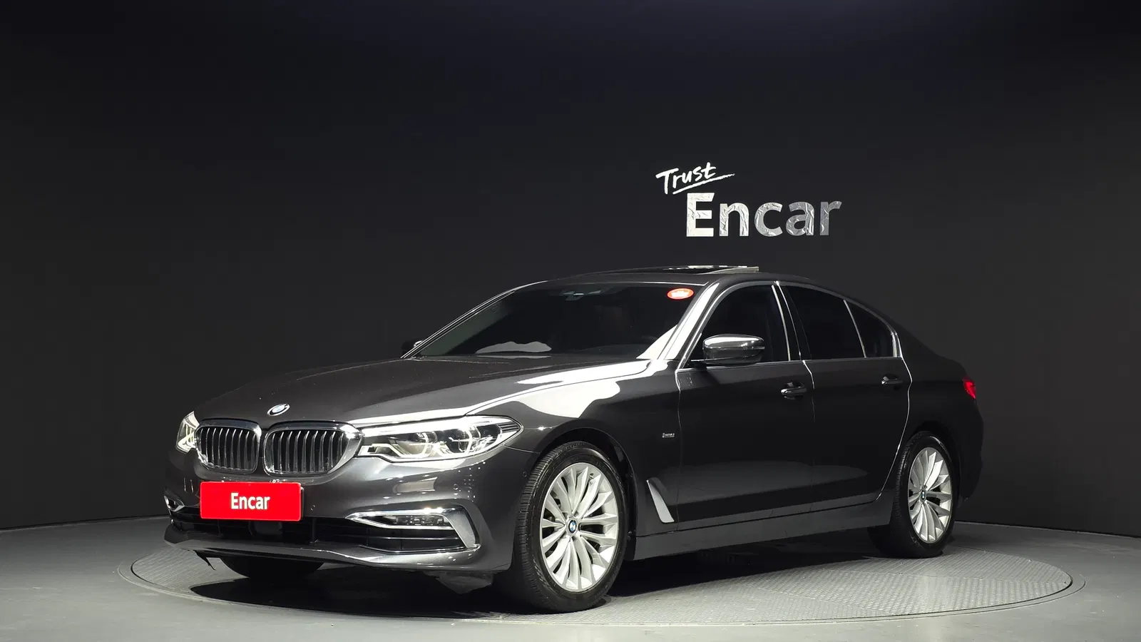 BMW Série 5 (G30) 520d Luxury Special Edition 2018 — photo 1 sur 32