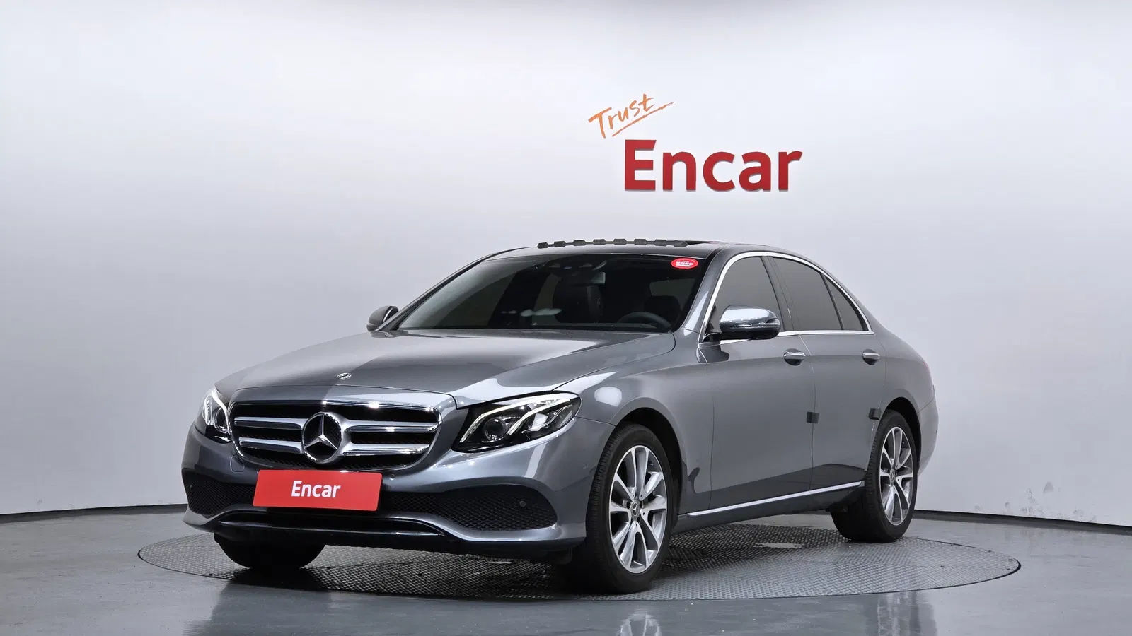 Mercedes-Benz Classe E E300 4MATIC Avantgarde (W213) 2019 — photo 1 sur 34