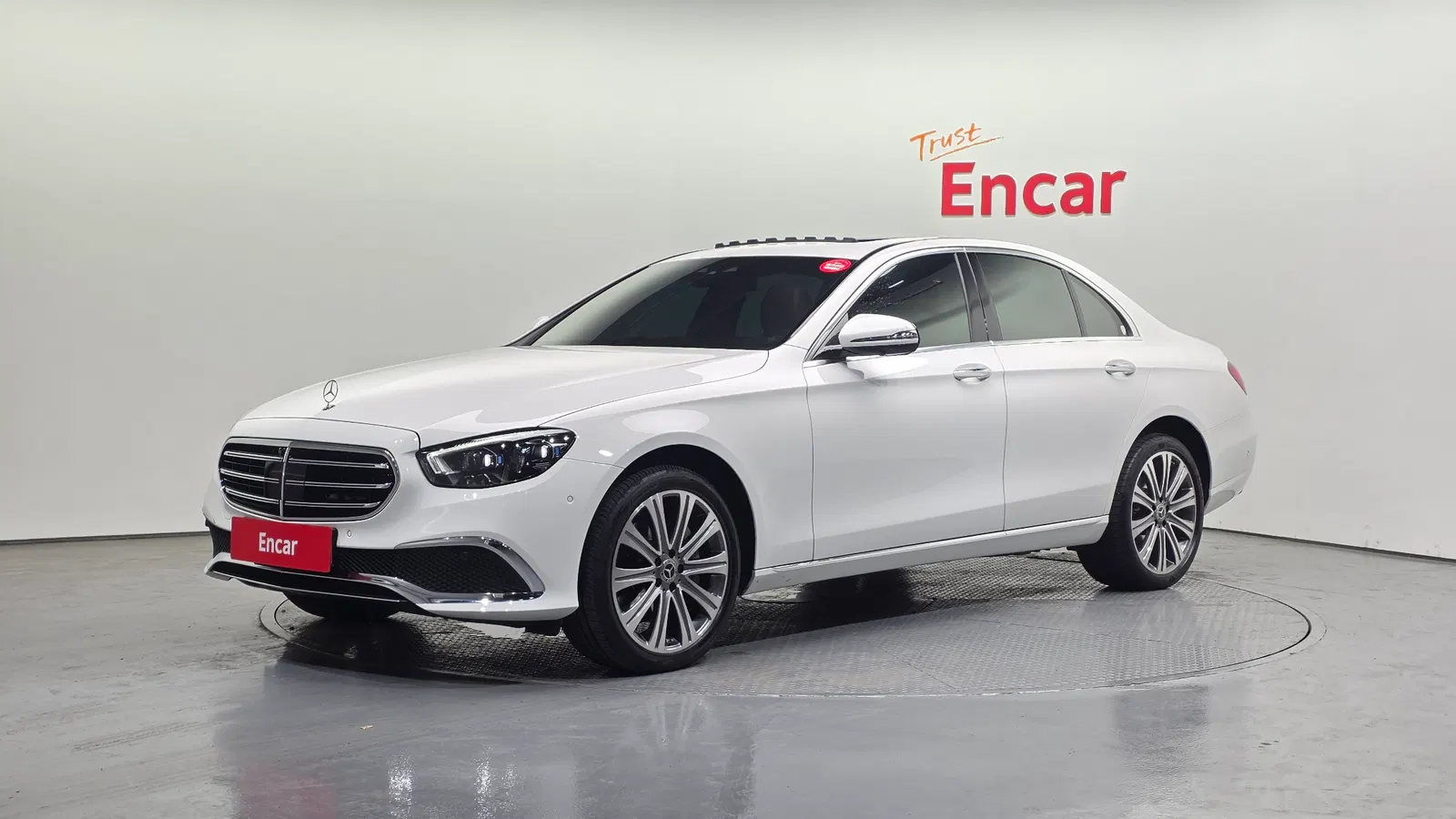 Mercedes-Benz Classe E E350 4MATIC Exclusive (W213) 2023 — photo 1 sur 20