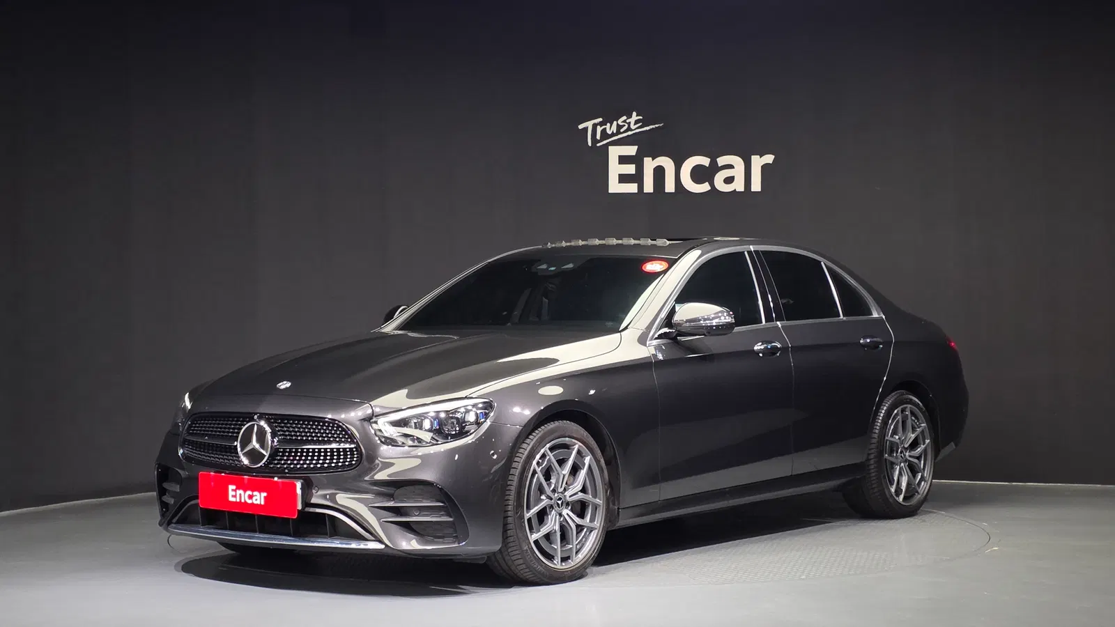 Mercedes-Benz Classe E AMG Line · E220d 4MATIC (W213) 2021 — photo 1 sur 34