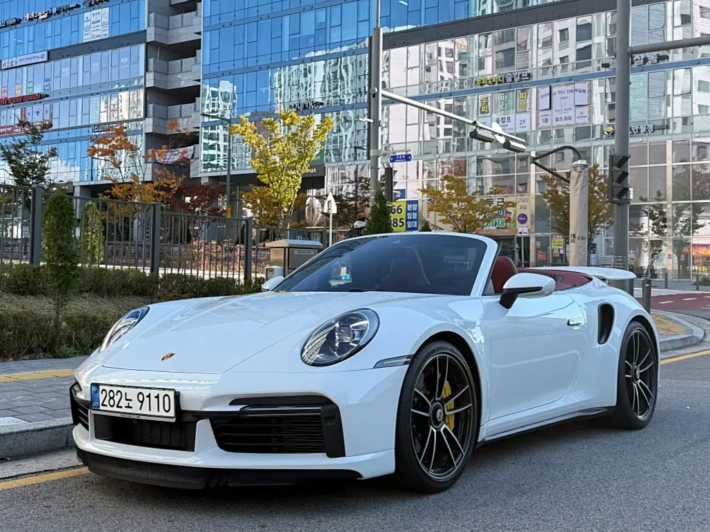 Porsche 911 (992) Turbo S Cabriolet 2021 — photo 1 sur 20