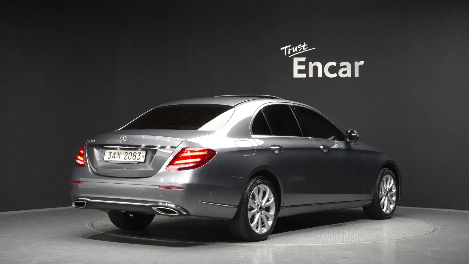 Mercedes-Benz Classe E E300 Exclusive (W213) 2018 — photo 1 sur 31