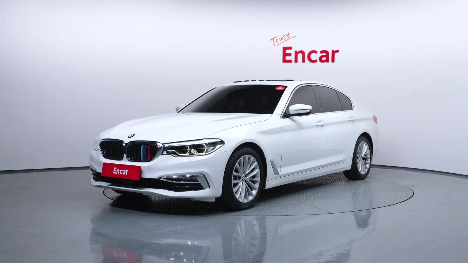 BMW Série 5 (G30) 530i xDrive Luxury Plus 2019 — photo 1 sur 41