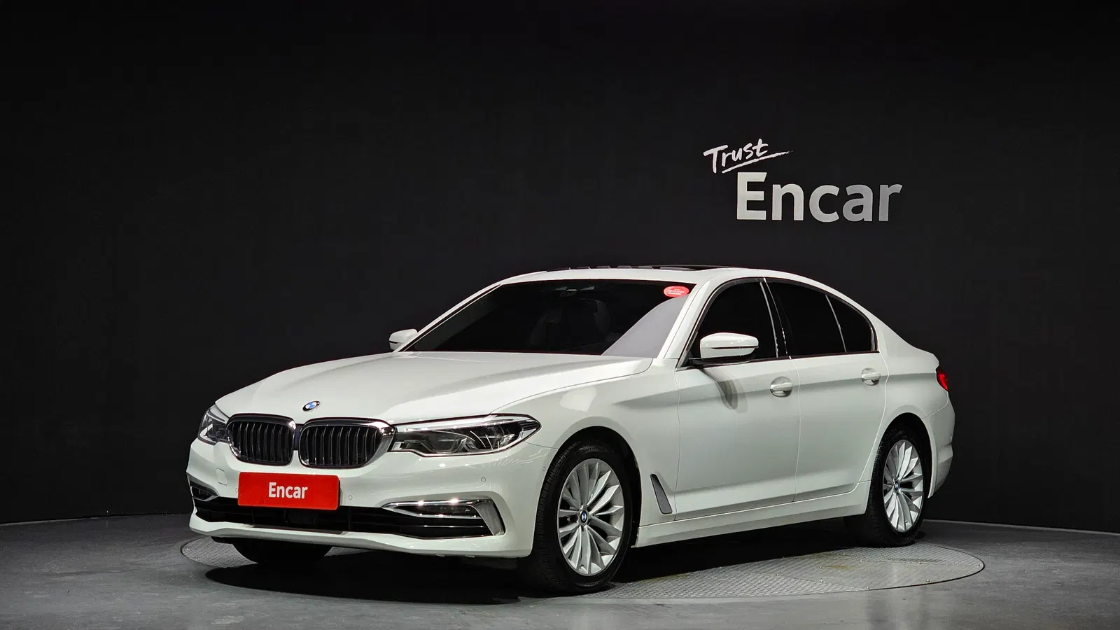 BMW Série 5 (G30) 520d Luxury Plus 2019 — photo 1 sur 26