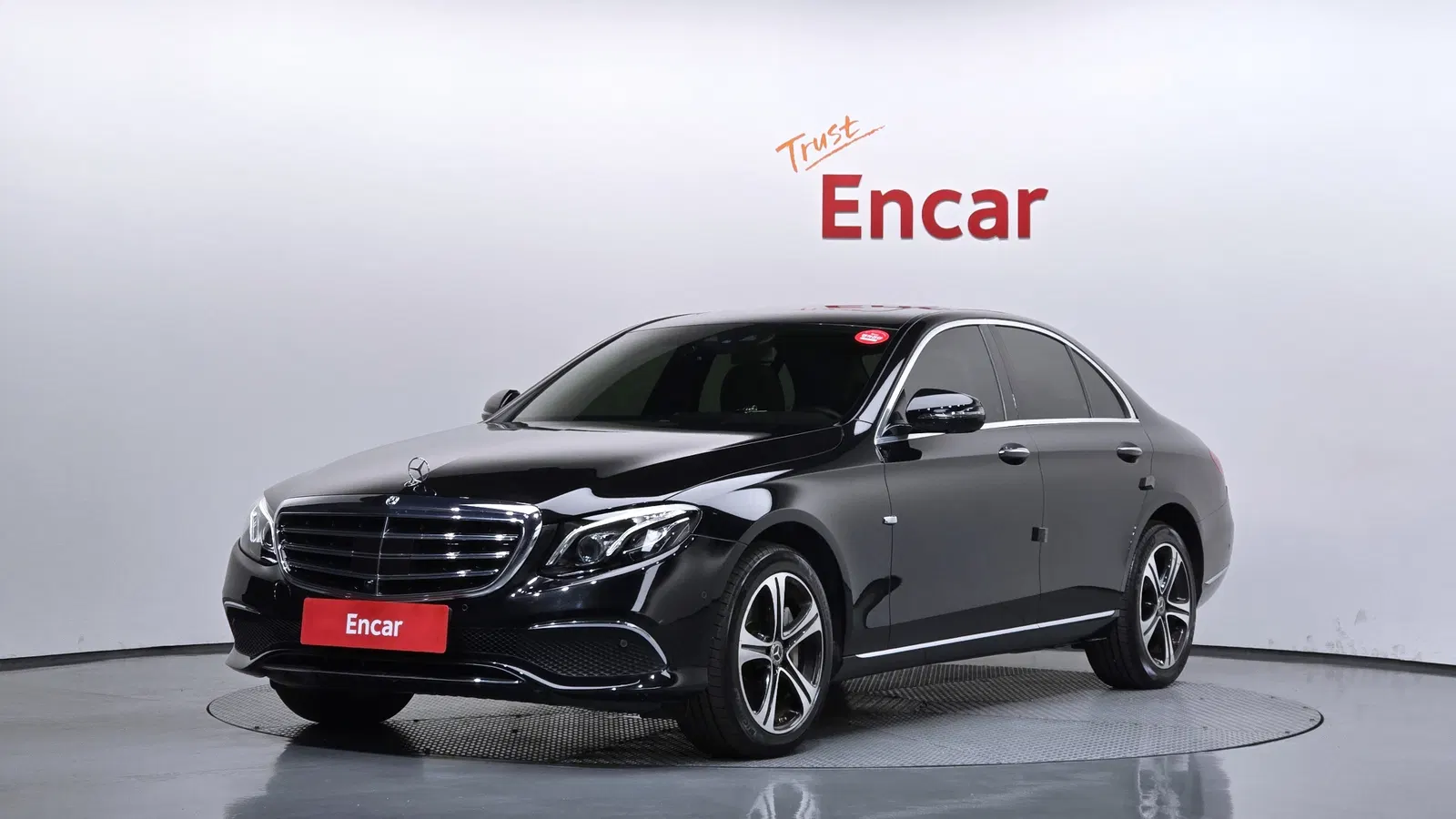Mercedes-Benz Classe E E300 4MATIC Exclusive (W213) 2020 — photo 1 sur 32