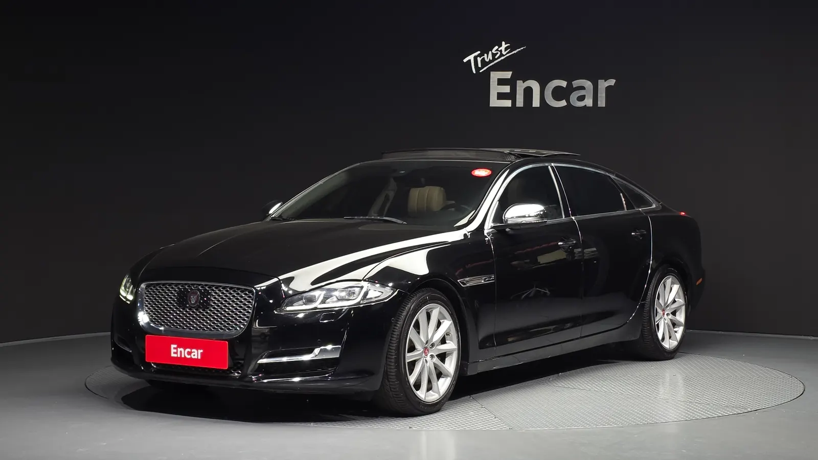 Jaguar All New XJ 3.0D Premium Luxury LWB 2016 — photo 1 sur 20