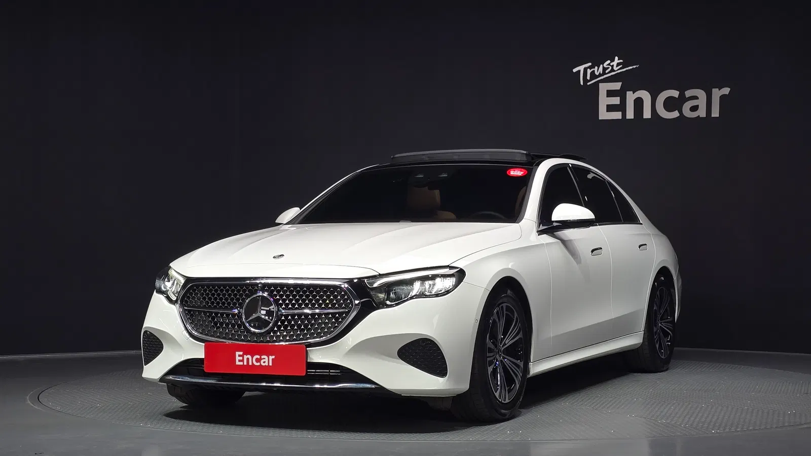 Mercedes-Benz Classe E E200 Avantgarde (W214) 2025 — photo 1 sur 32