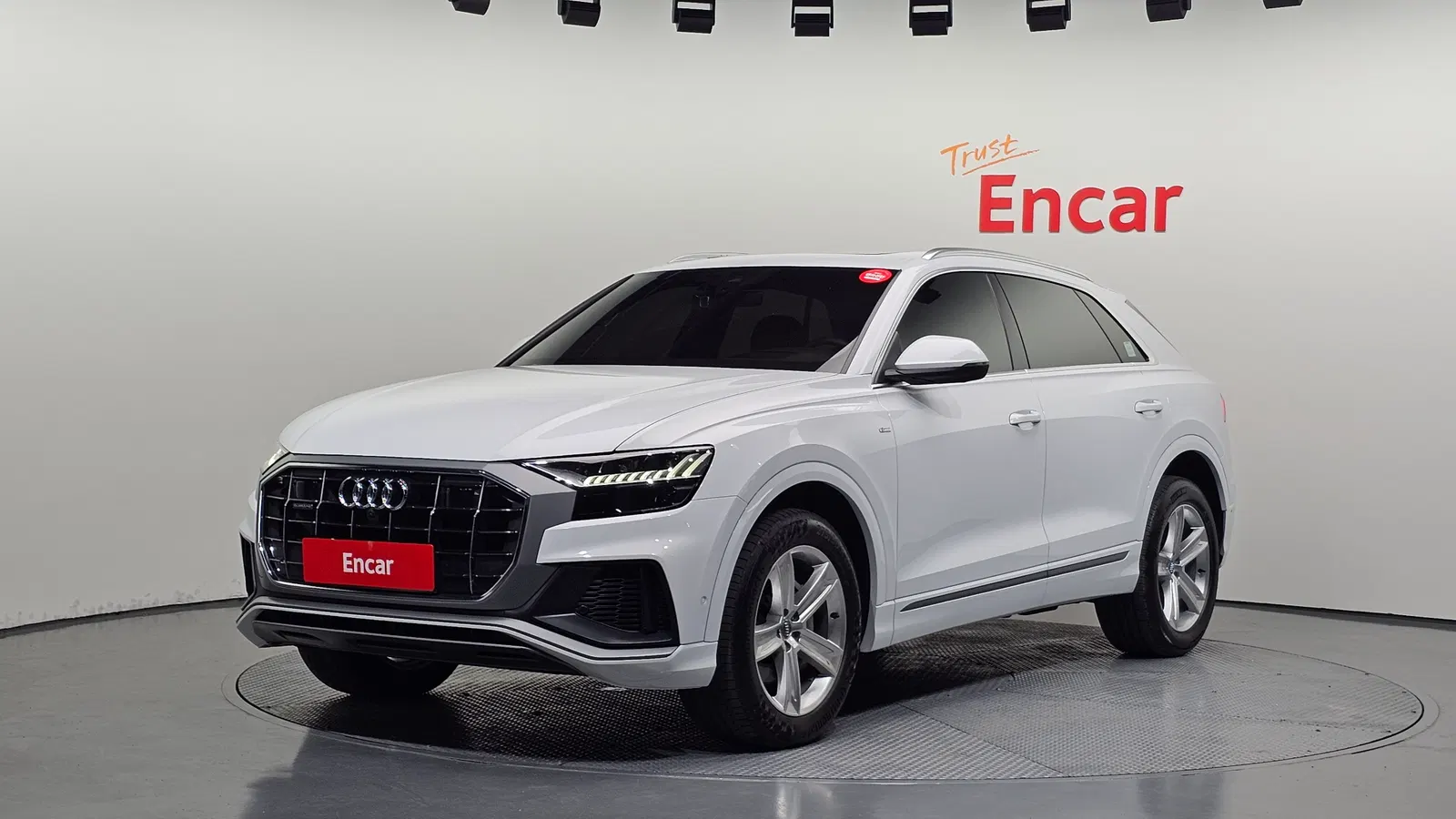 Audi Q8 (4M) 45 TDI Quattro Premium 2020 — photo 1 sur 20