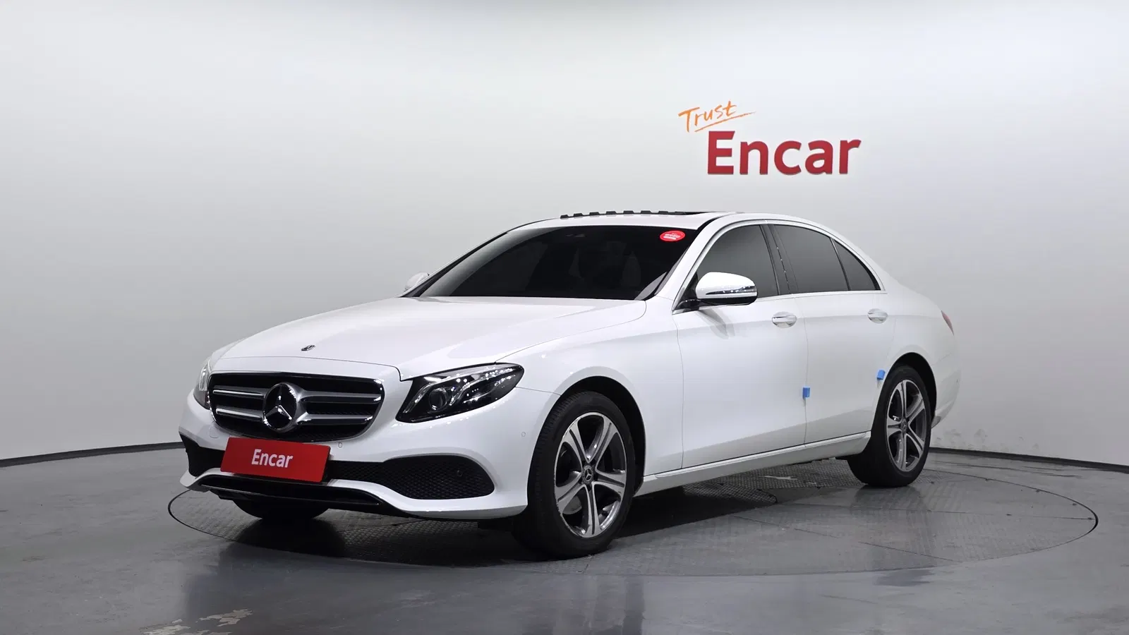 Mercedes-Benz Classe E E220d Avantgarde (W213) 2019 — photo 1 sur 32