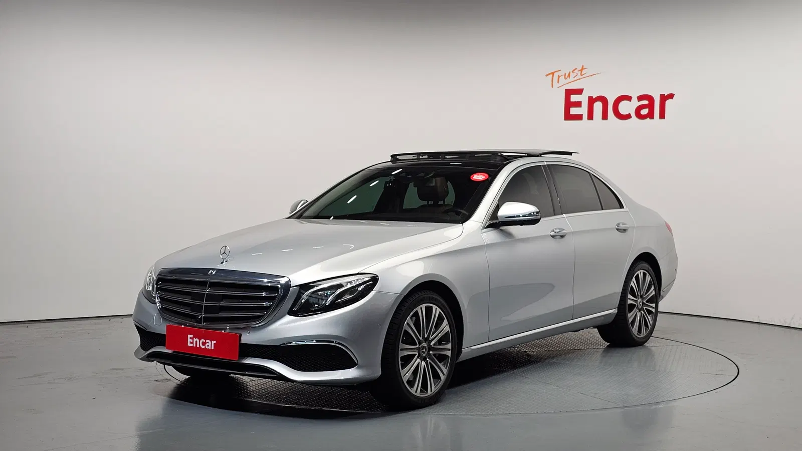 Mercedes-Benz Classe E E400 4MATIC Exclusive (W213) 2017 — photo 1 sur 20