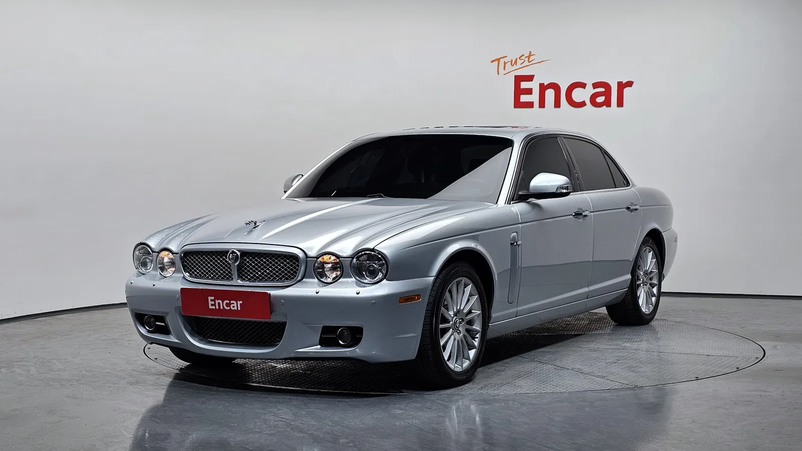 Jaguar New XJ 2.7D SWB 2008 — photo 1 sur 33