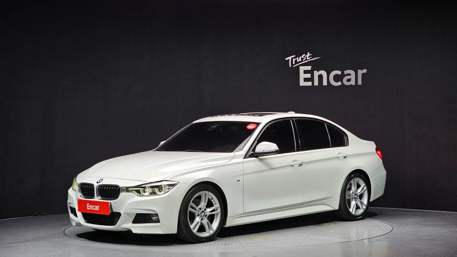 BMW Série 3 (F30) 330i M Sport 2017 — photo 1 sur 26