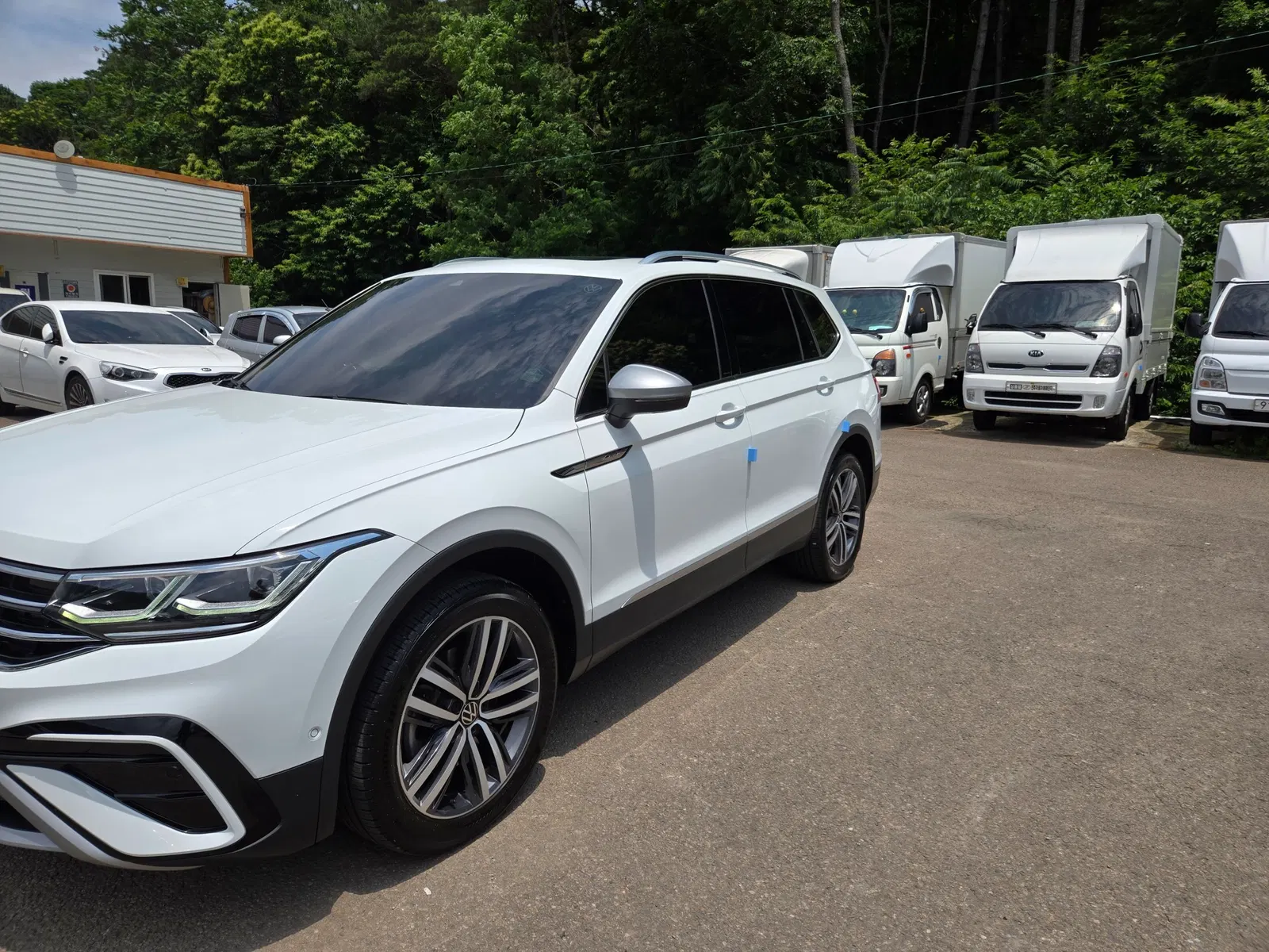 Volkswagen Tiguan Allspace 2.0 TSI R-Line 2023 — photo 1 sur 26