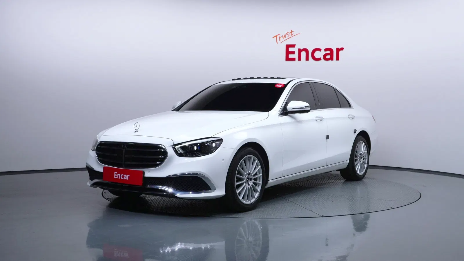 Mercedes-Benz Classe E E250 Exclusive (W213) 2023 — photo 1 sur 26