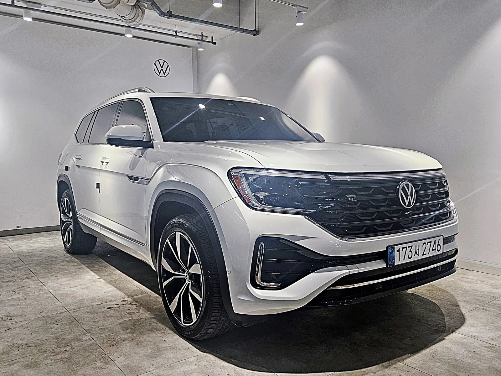 Volkswagen Atlas 2.0 TSI R-LINE 7 places 2025 — photo 1 sur 19