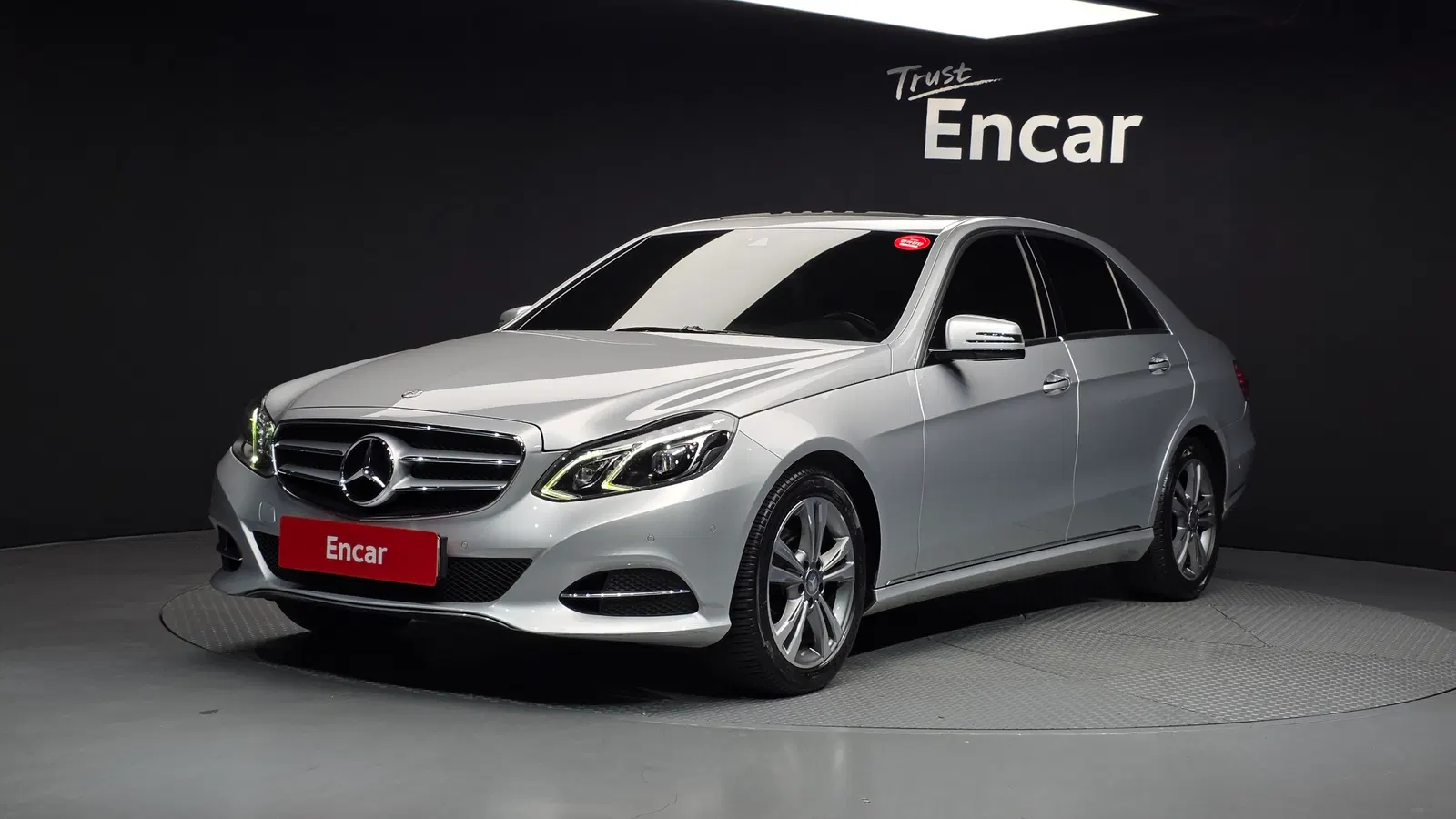 Mercedes-Benz Classe E E220 CDI Avantgarde (W212) 2014 — photo 1 sur 20