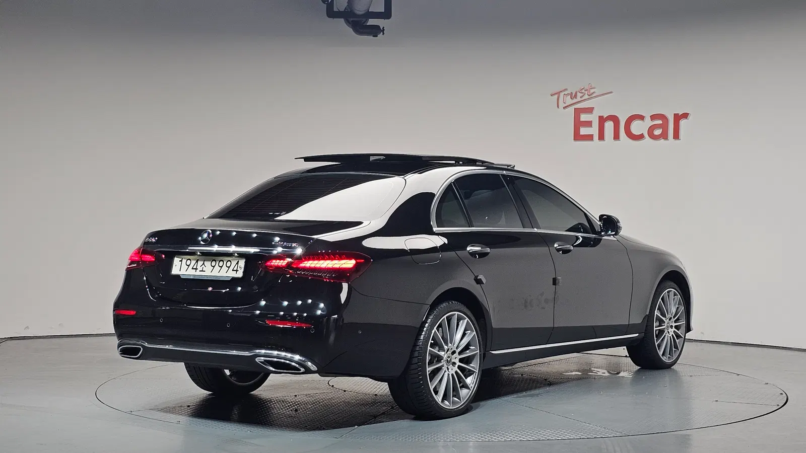Mercedes-Benz Classe E E450 4MATIC Exclusive (W213) 2023 — photo 1 sur 36