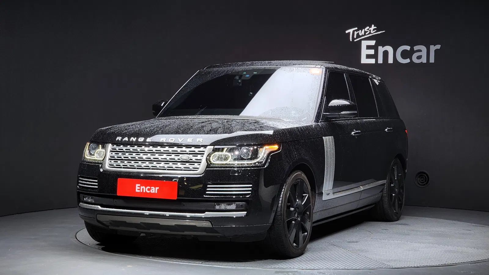 Land Rover Range Rover 4e génération 4.4 SDV8 AB LWB Diesel 2017 — photo 1 sur 31
