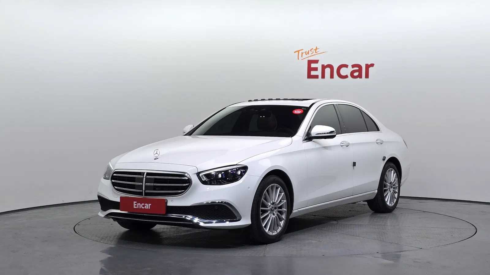 Mercedes-Benz Classe E E250 Exclusive (W213) 2022 — photo 1 sur 36