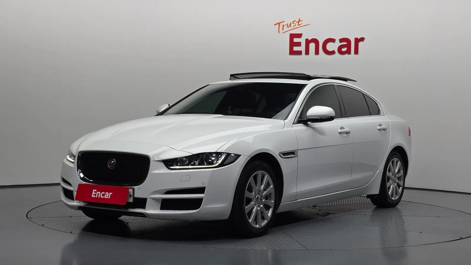 Jaguar XE 20d Prestige AWD 2017 — photo 1 sur 20
