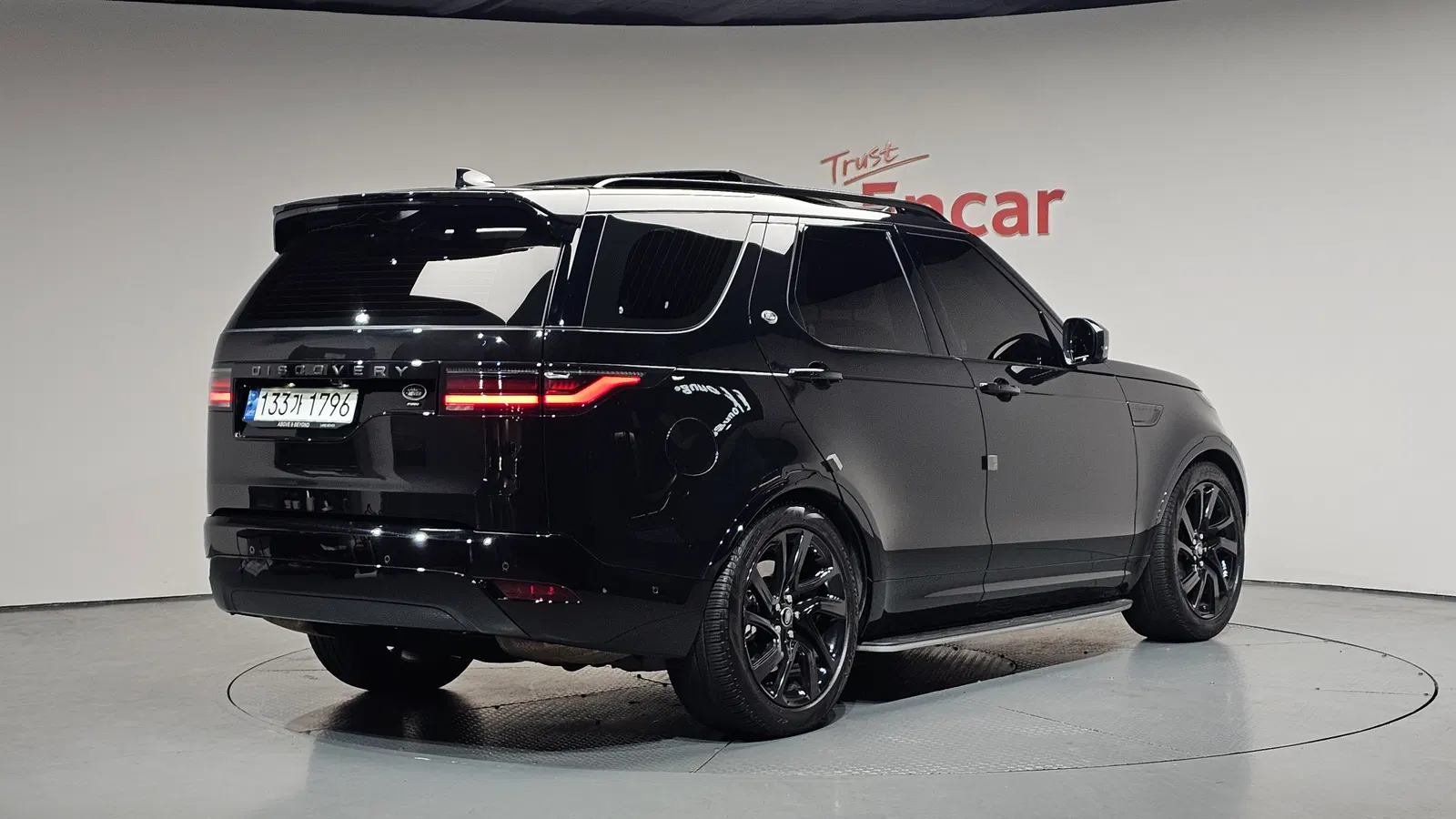Land Rover Discovery 5 P360 R-Dynamic SE 2023 — photo 1 sur 37