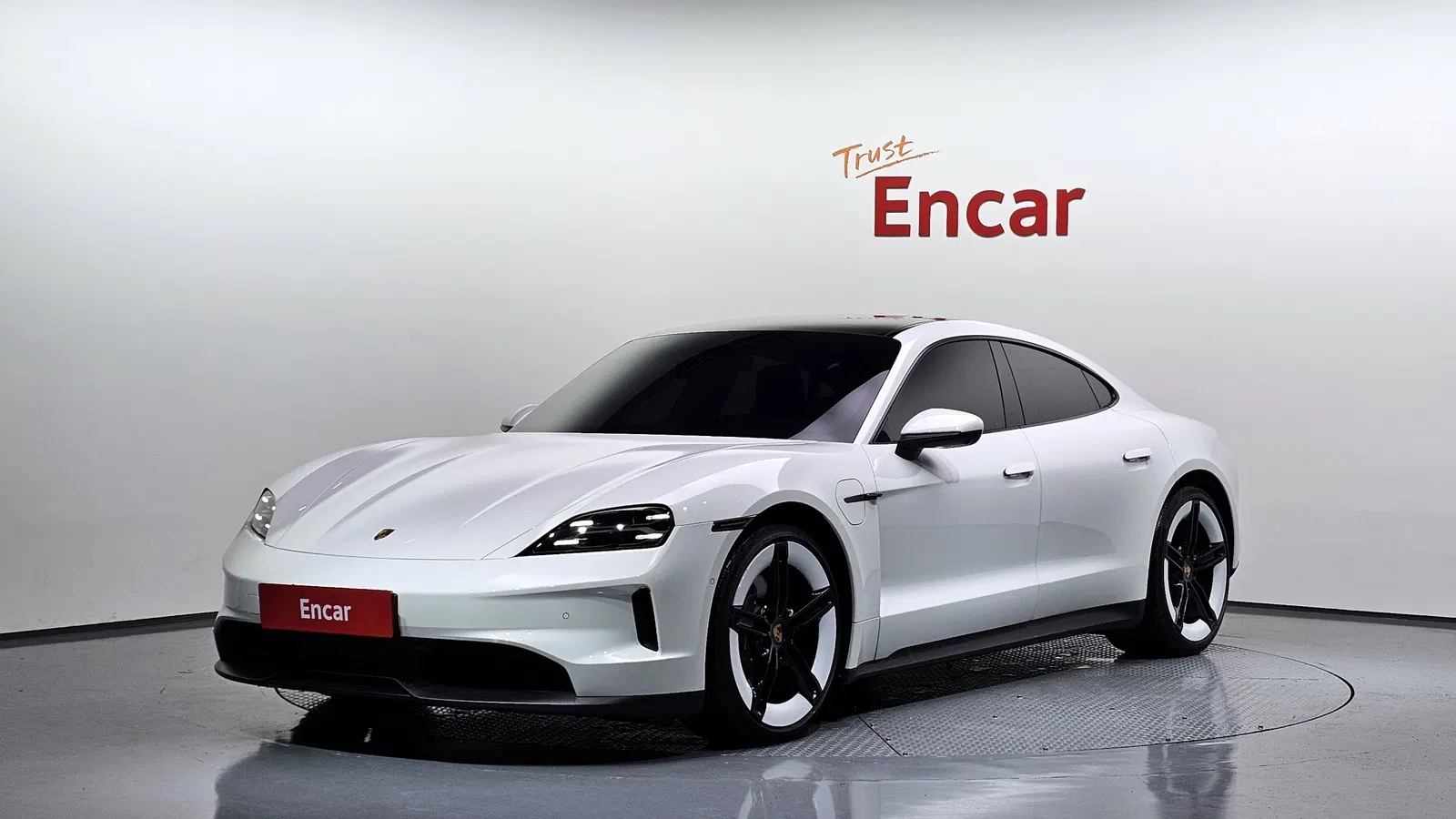 Porsche Taycan Base 2025 — photo 1 sur 26