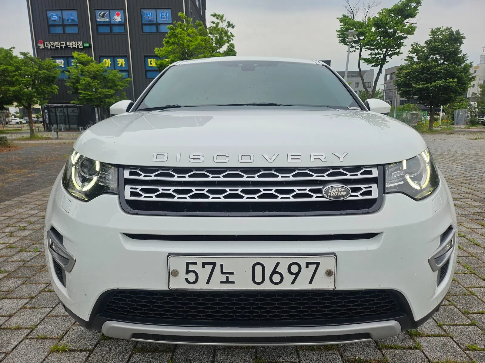 Land Rover Discovery Sport 2.0 TD4 HSE Luxury 2016 — photo 1 sur 26