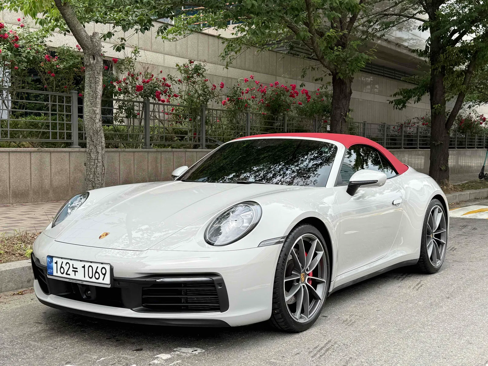 Porsche 911 (992) Carrera 4S Cabriolet 2023 — photo 1 sur 20