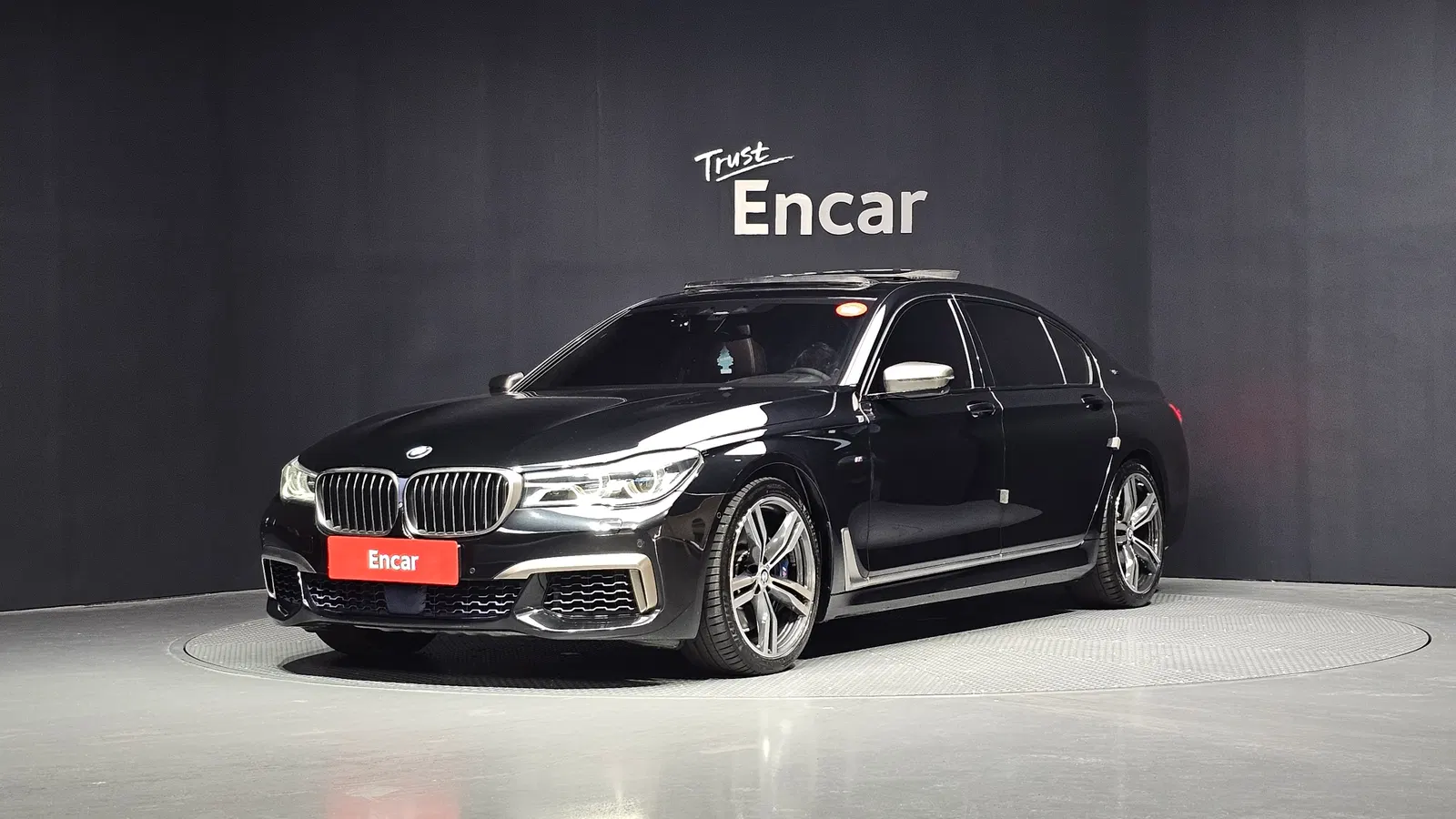 BMW Série 7 (G11) M760Li xDrive 2017 — photo 1 sur 37