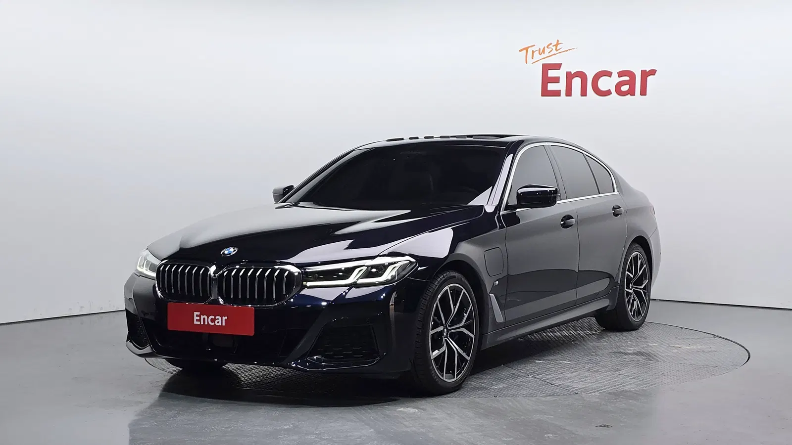 BMW Série 5 (G30) 530e M Sport 2021 — photo 1 sur 26