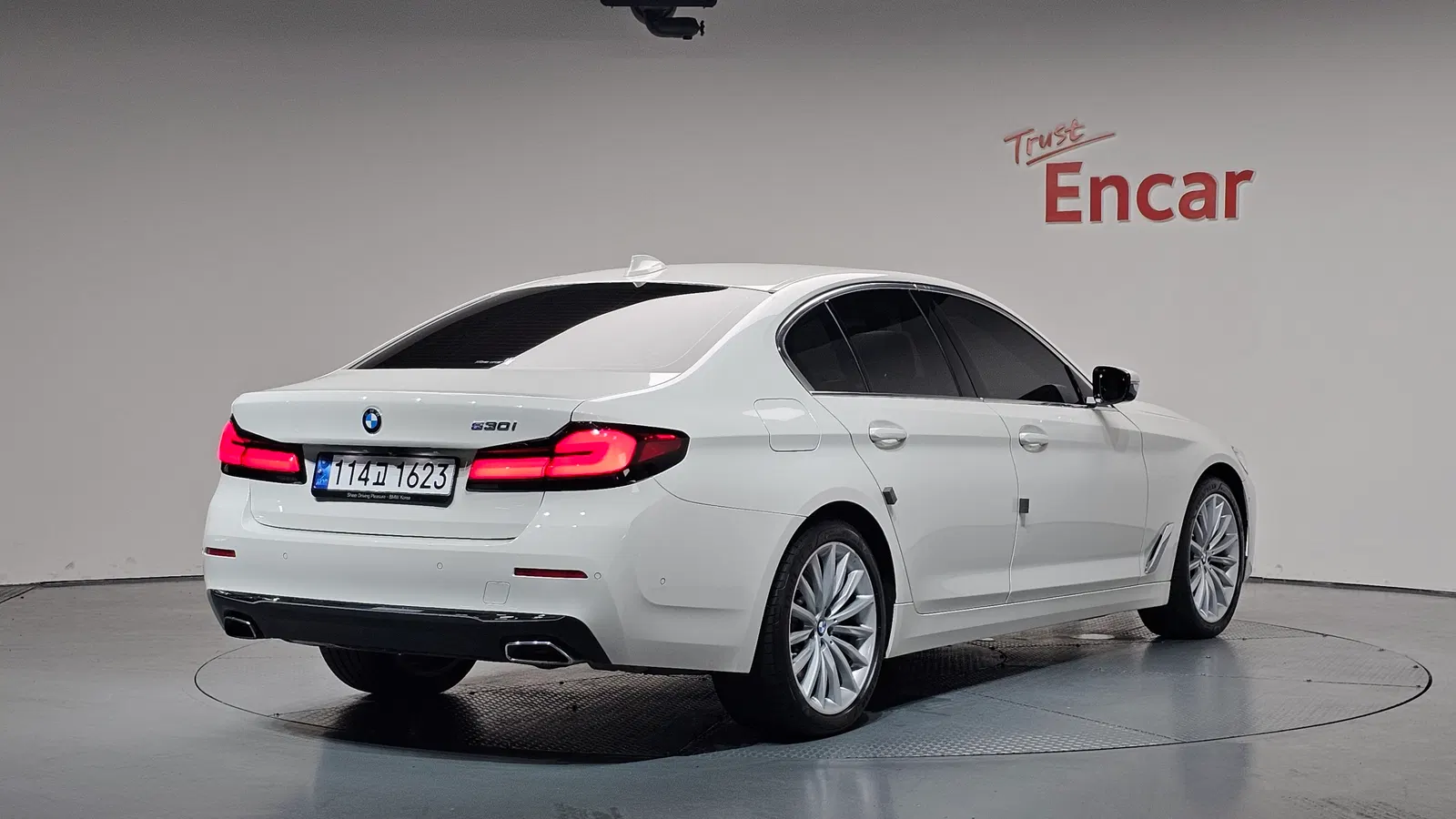 BMW Série 5 (G30) 530i Luxury 2023 — photo 1 sur 33