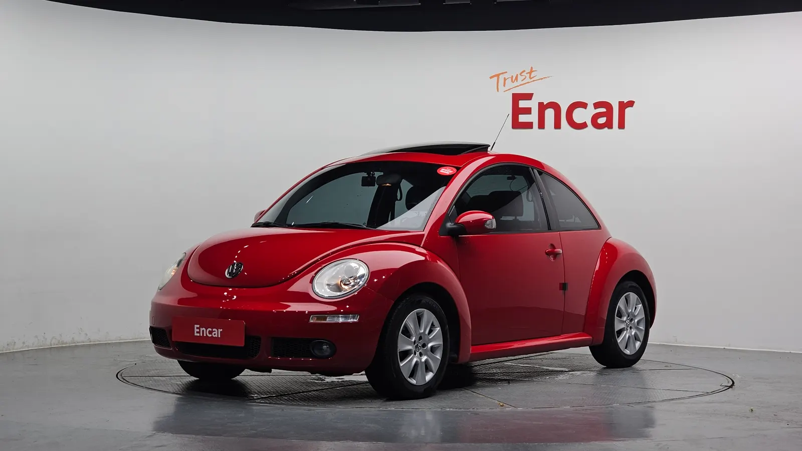 Volkswagen Beetle DELUXE 2.0 2011 — photo 1 sur 20